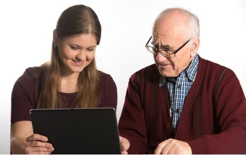 5 Ways to Help Your Older Parents Manage Finances